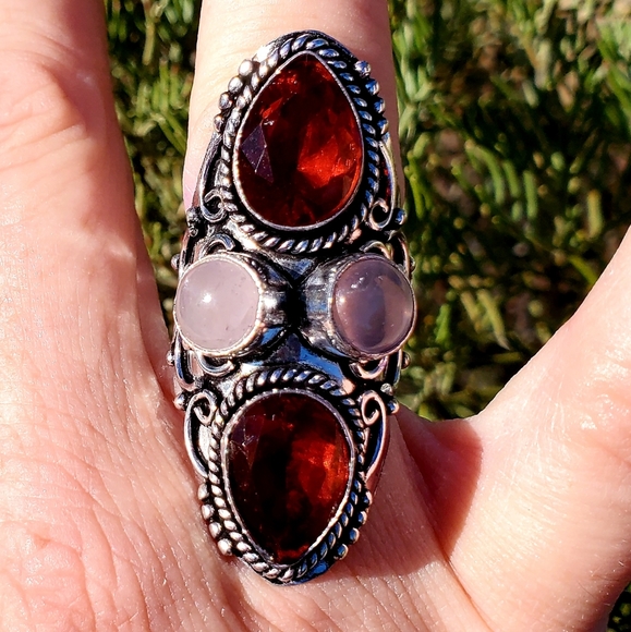 New Mozambique Garnet and Rose Quartz 925 Silver Statement Ring. - Picture 7 of 7